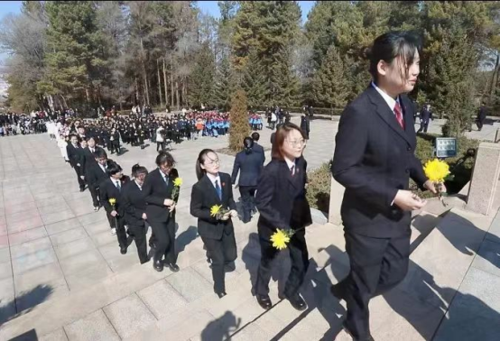 缅怀先烈事迹 传承英烈精神&nbsp;257.png
