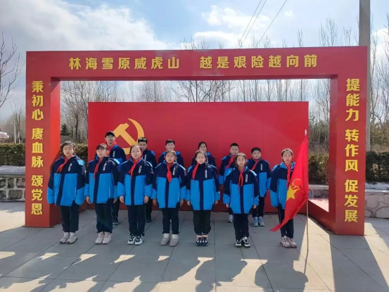 缅怀先烈事迹 传承英烈精神&nbsp;752.png